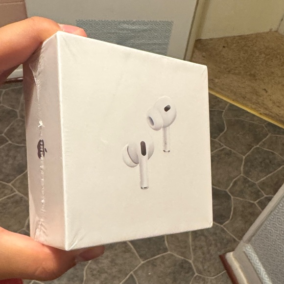 Apple AirPods Pro with Charging Case